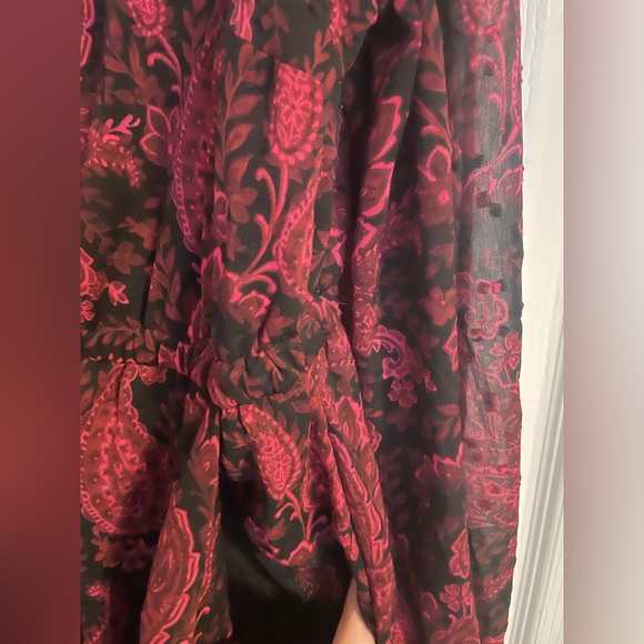 NWT Torrid Red and Black Floral Paisley Maxi Dress Size 1X Sheer Sleeve  Holiday - Picture 5 of 10